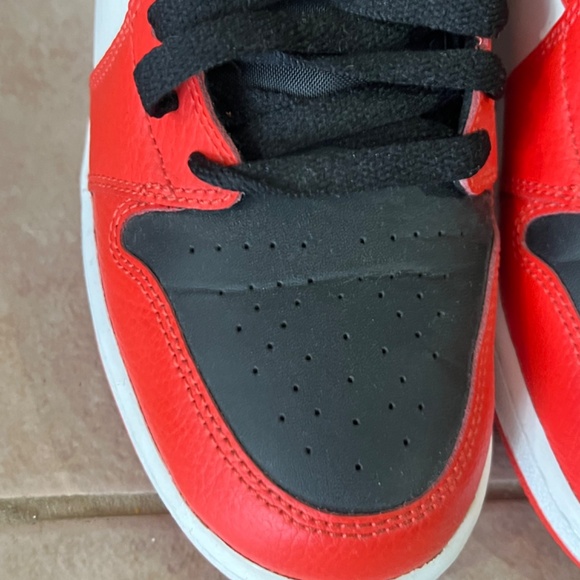 Air Jordan 1 “Rare Air” Max Orange Size 6.5Y - Picture 5 of 16